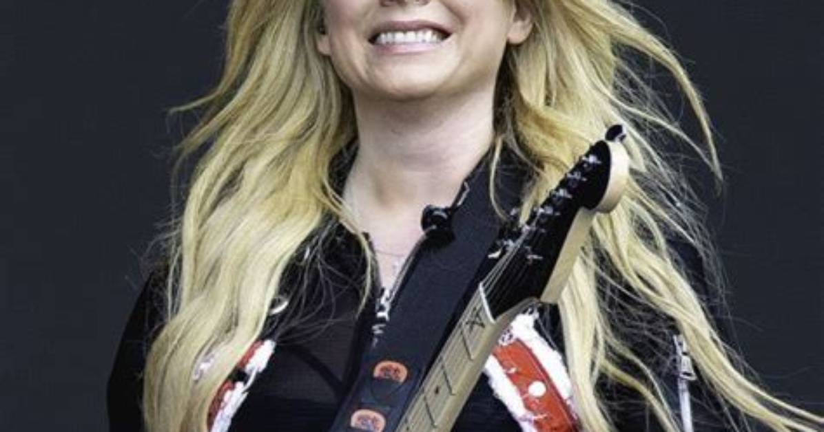 Exploring the Iconic Journey of Avril Lavigne