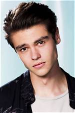 Exploring the Life of Felix Mallard and His Wife
