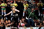 Iggy Azalea Listens to Drake While Posing in Underwear