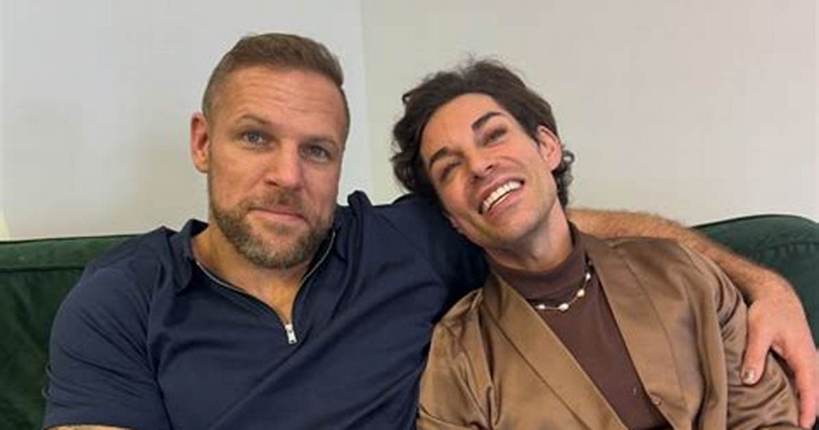 Is Tom Read Wilson Gay? Married Life and Wife/Partner Name, Sunday Bruch Update