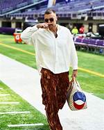 Travis Kelce Outfits: Elevate Your Style with Iconic Looks